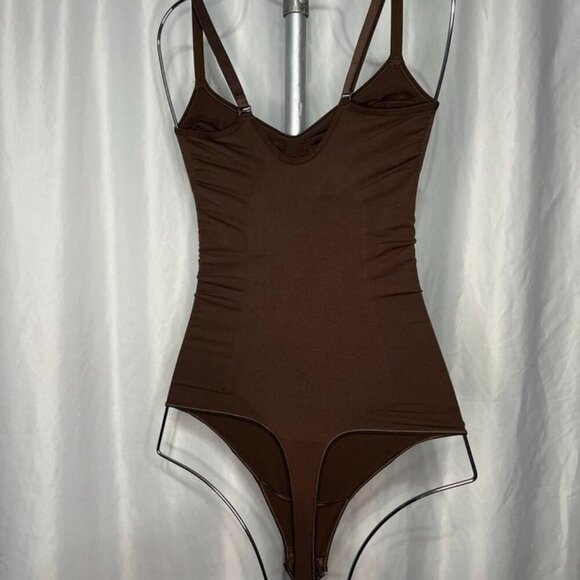 SKIMS Seamless Sculpt Sculpting Bodysuit | Cocoa | Size 2X - Picture 5 of 5